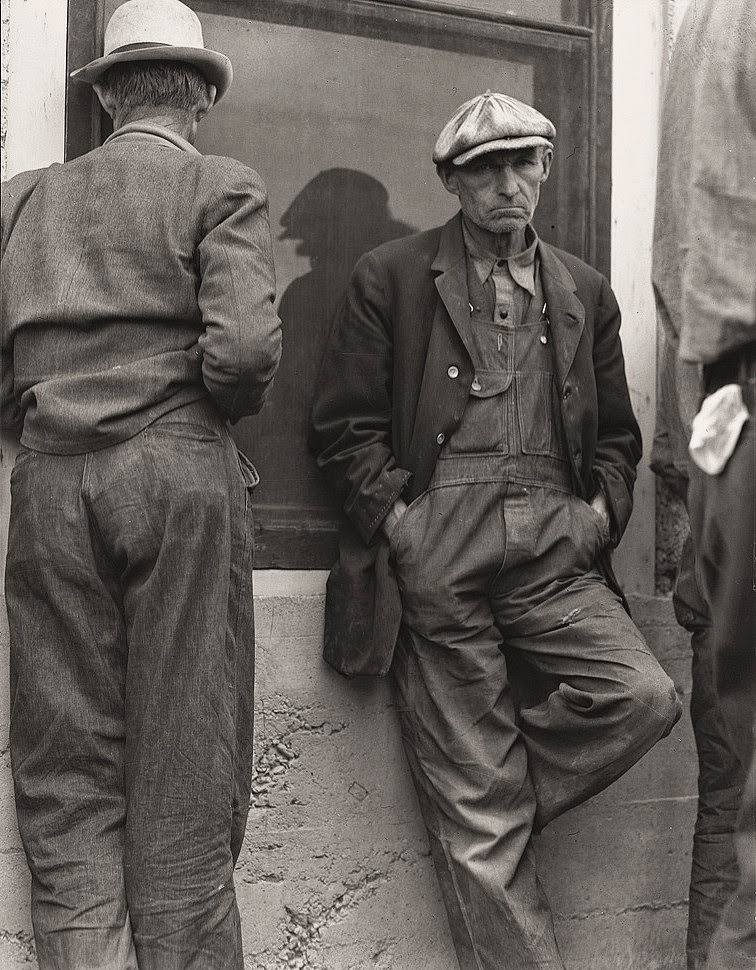 Waiting for the semimonthly relief checks at Calipatria, Imperial Valley, California