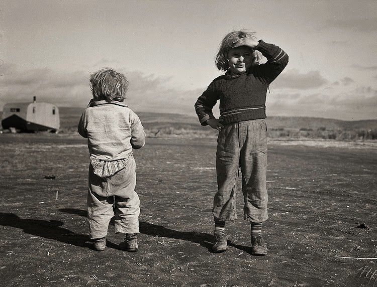 Migrant children. Merrill, Klamath County, Oregon. In unit of FSA