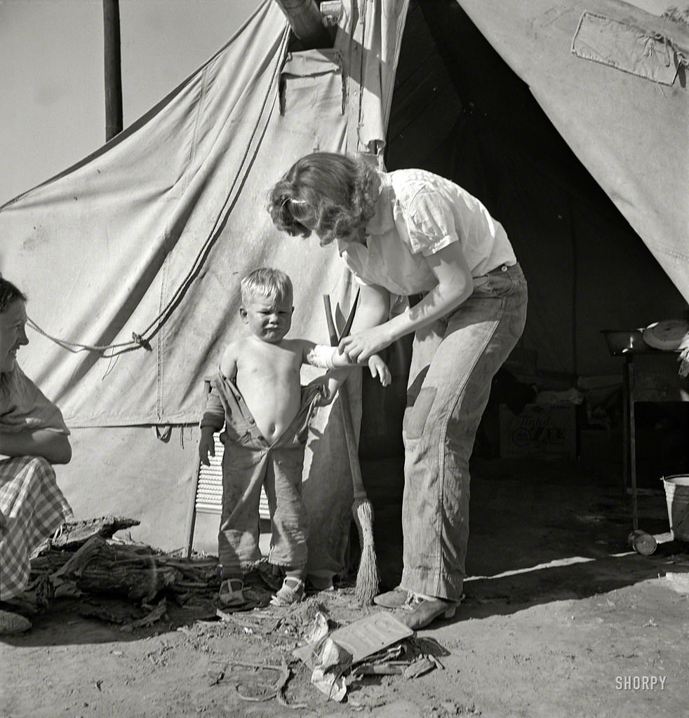 Mommy's Little Soldier, 1939