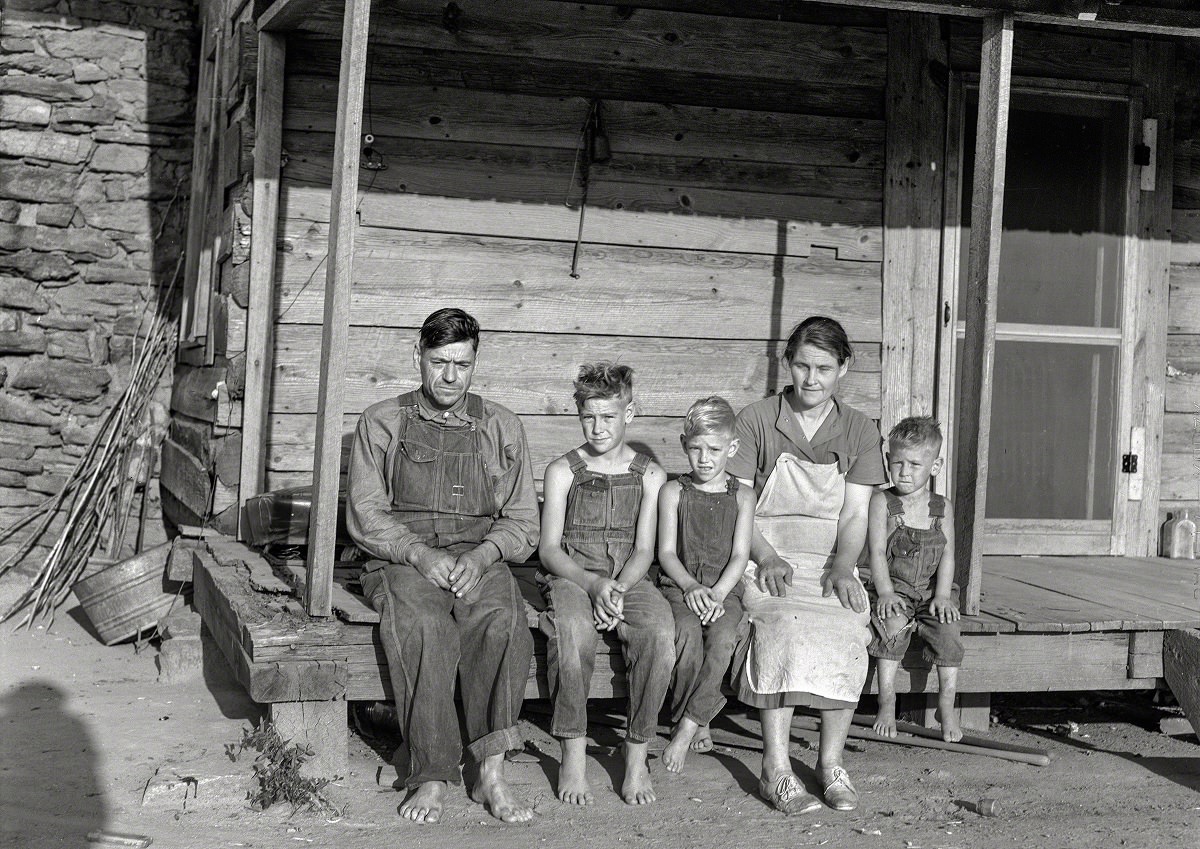 White sharecropper family, formerly workers in the Gastonia textile mills, 1937