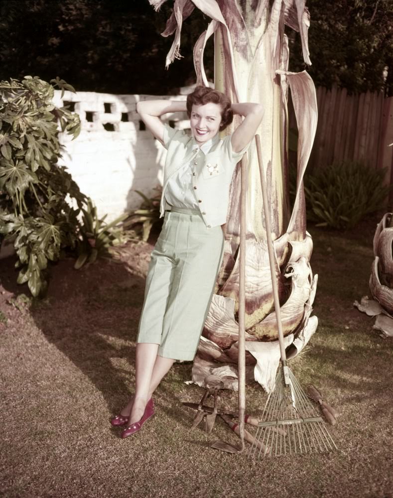 50+ Rare And Stunning Pics Of Young Betty White From Her Early Career