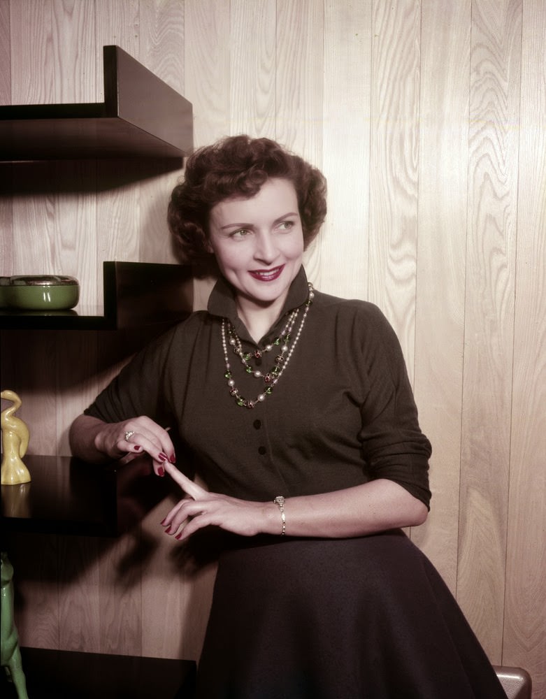 50+ Rare And Stunning Pics Of Young Betty White From Her Early Career