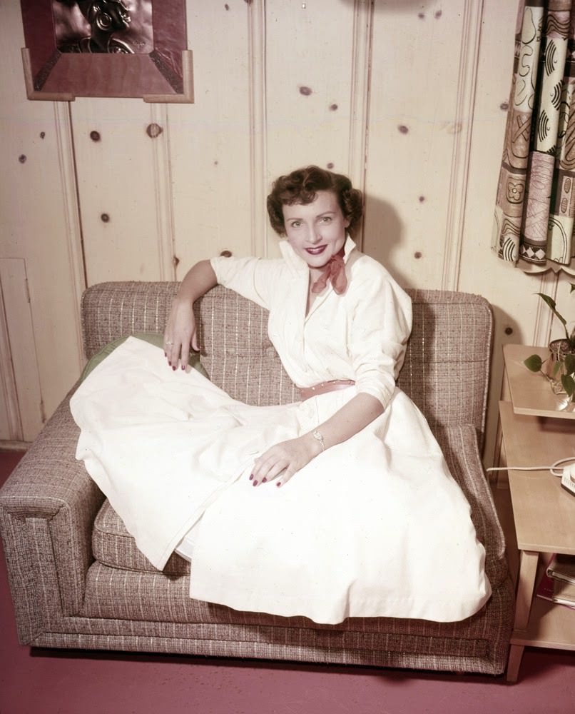 50+ Rare And Stunning Pics Of Young Betty White From Her Early Career