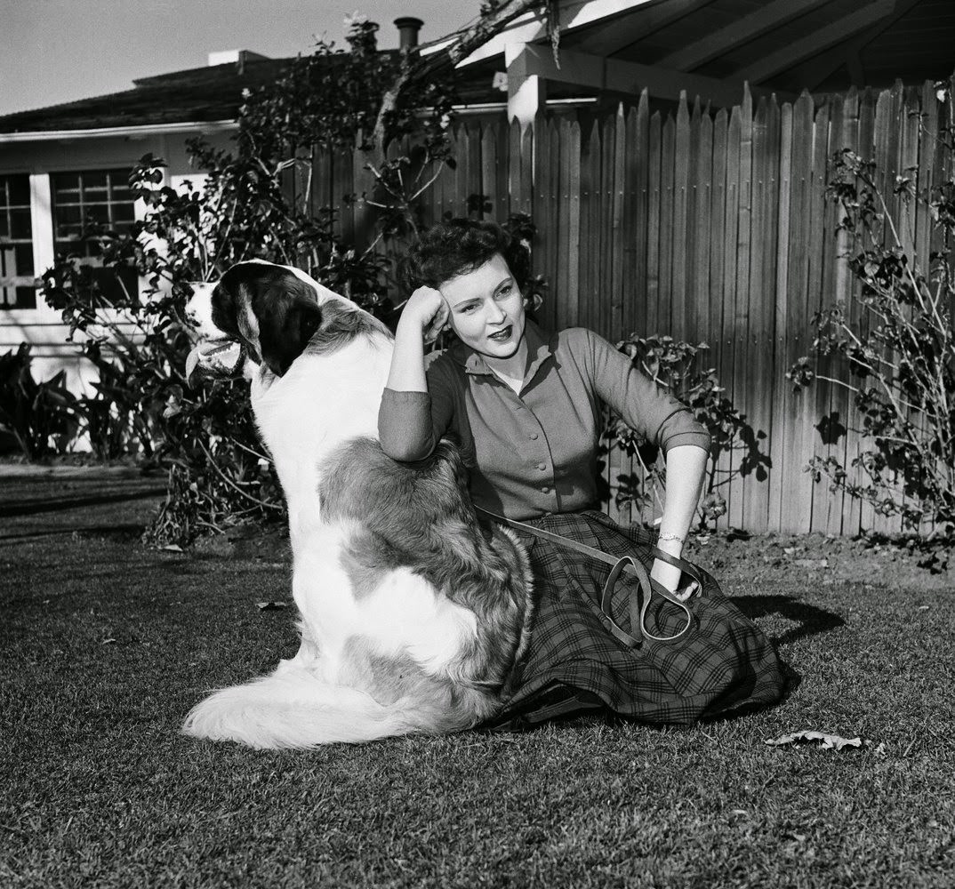 50+ Rare And Stunning Pics Of Young Betty White From Her Early Career