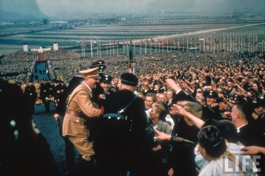 On Thanksgiving Day in Bückeburg, 1937