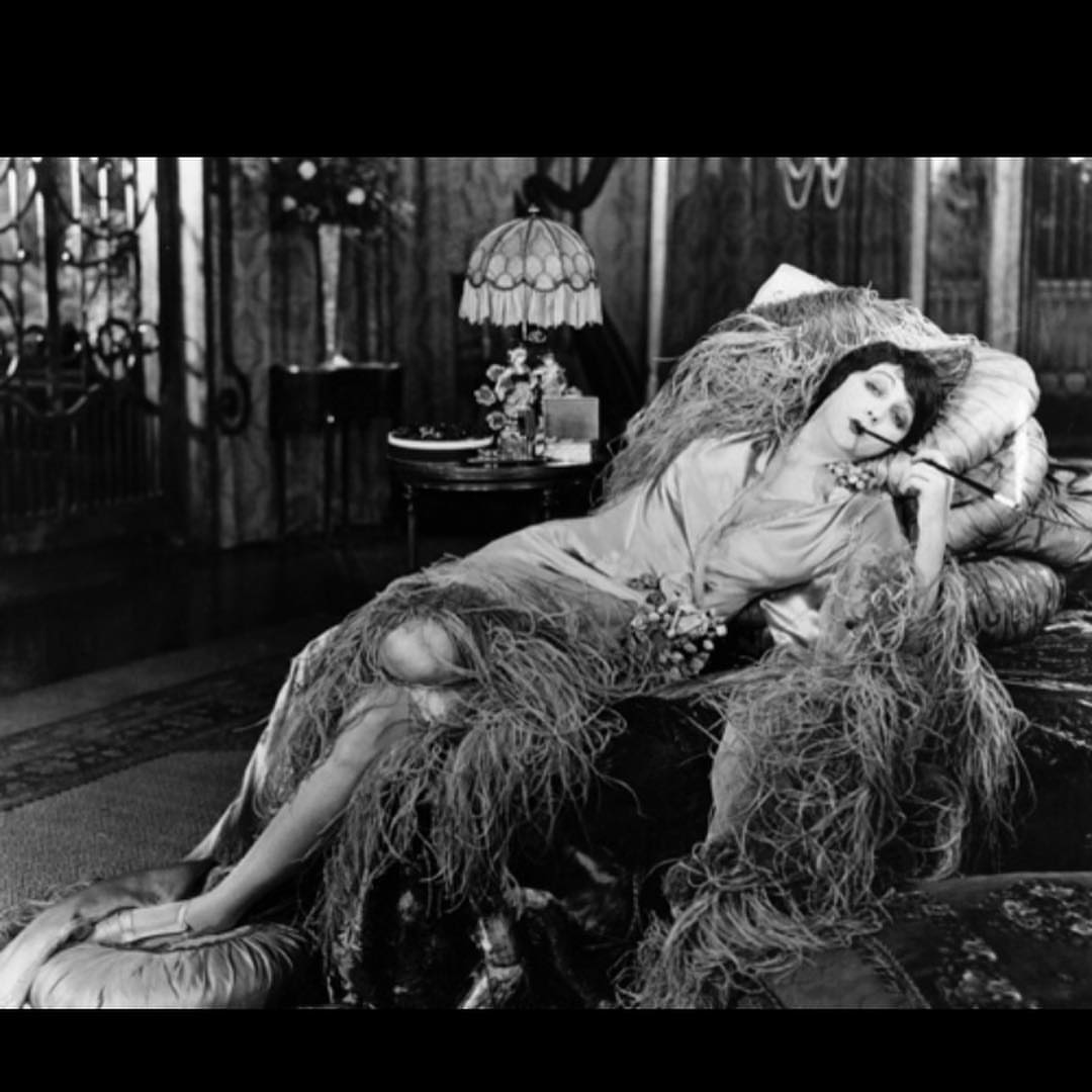 Barbara La Marr in "The Heart of a Siren", 1925