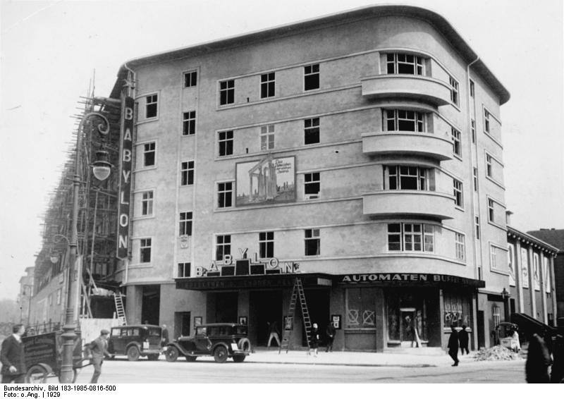 1920s Berlin: 50+ Historical Photos Showing Everyday Life In Berlin After World War I