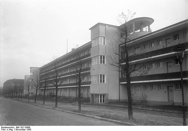 1920s Berlin: 50+ Historical Photos Showing Everyday Life In Berlin After World War I