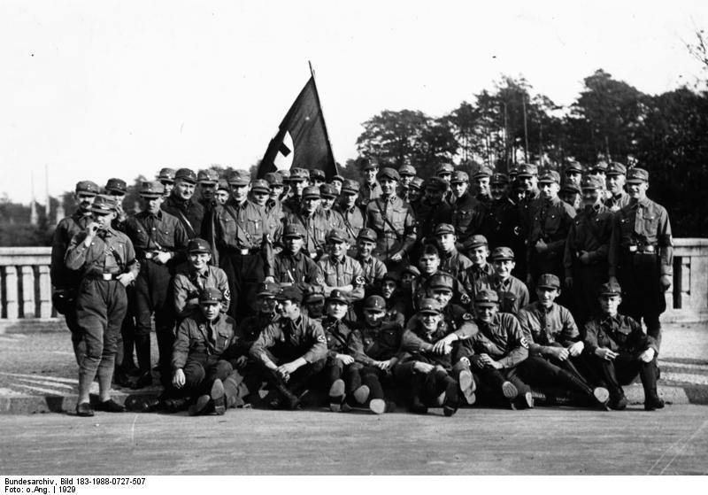 1920s Berlin: 50+ Historical Photos Showing Everyday Life In Berlin After World War I