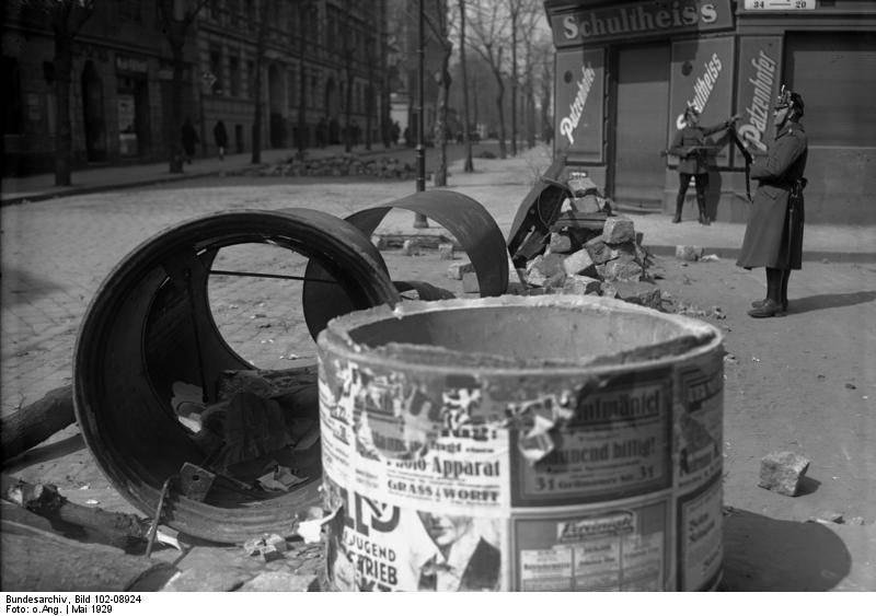 1920s Berlin: 50+ Historical Photos Showing Everyday Life In Berlin After World War I