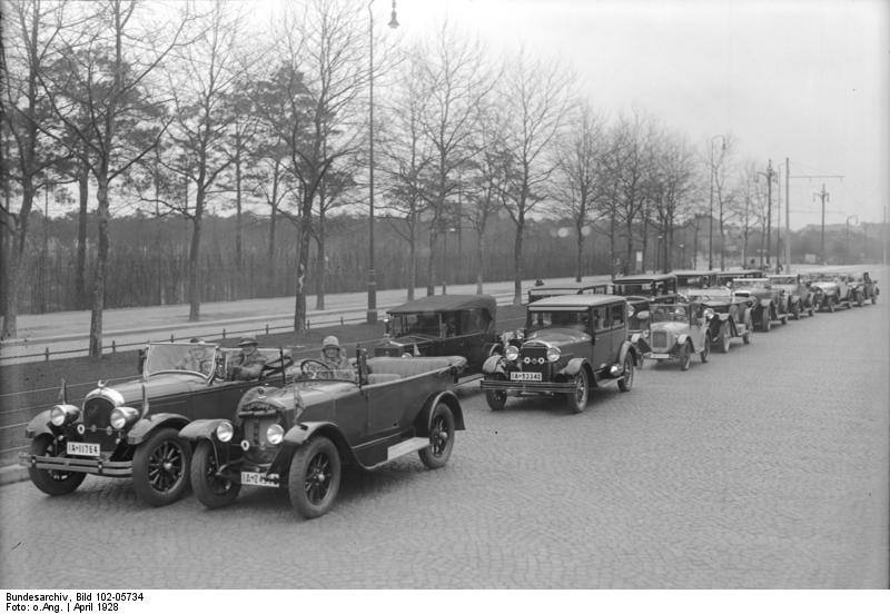 1920s Berlin: 50+ Historical Photos Showing Everyday Life In Berlin After World War I