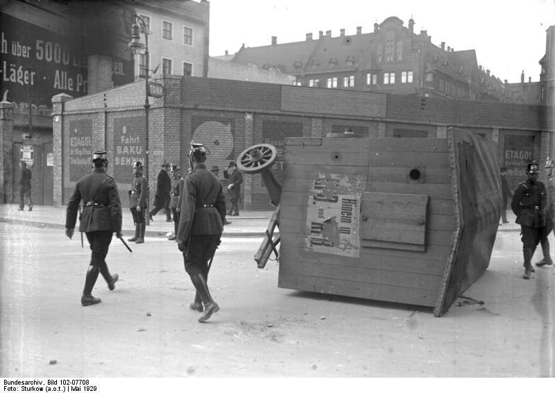 1920s Berlin: 50+ Historical Photos Showing Everyday Life In Berlin After World War I