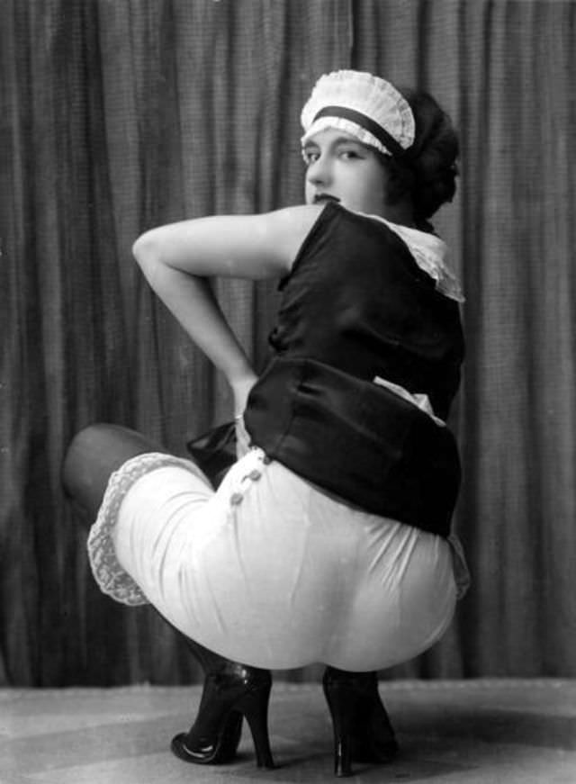 Vintage Sensual Maids: 50+ Provocative Photos Of Naughty Flappers From The 1920s