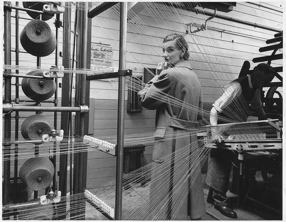 Wenda Parkinson weaving mill in Scotland, 1952