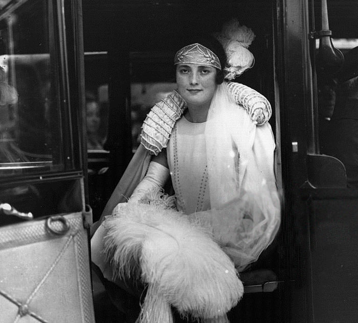 Debutante Maud Hyde Arrives at Buckingham Palace To Be Presented, 1924