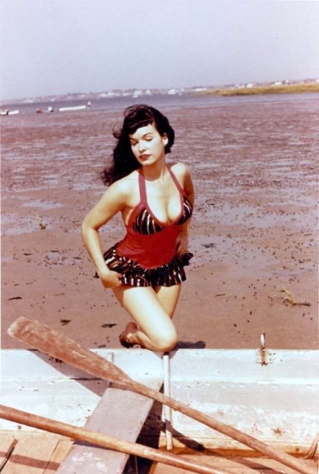 Queen of Pinups: 50+ Fascinating Photos Of Bettie Page