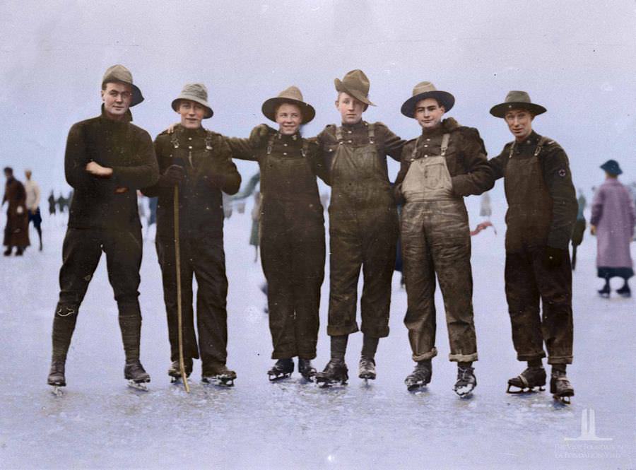 Canadian Forestry men heaving a skate