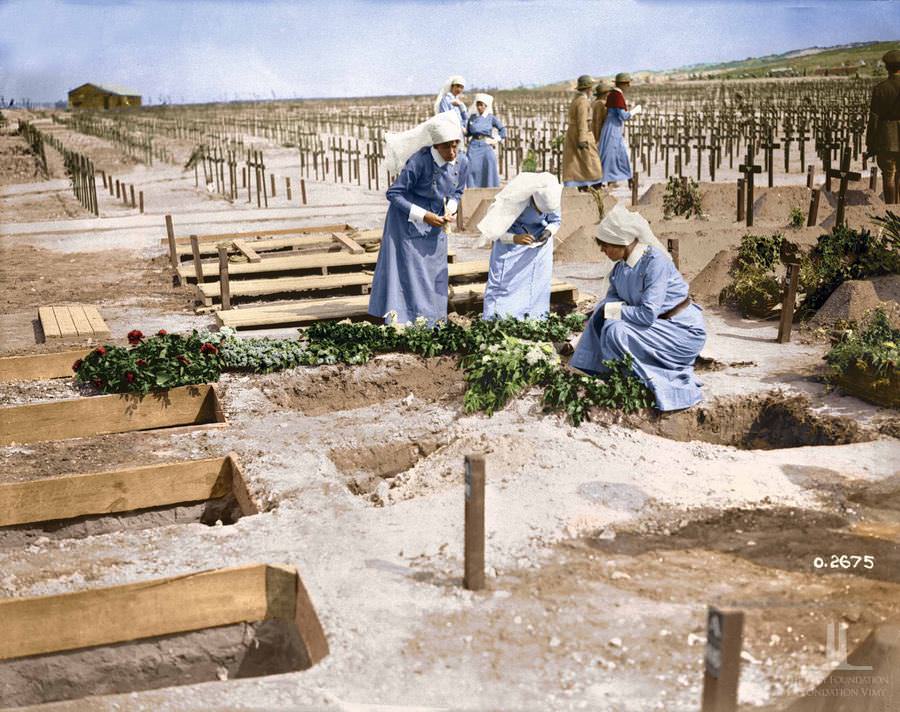 Funeral of nursing sister G.MM wake who died of wounds received in a German air raid