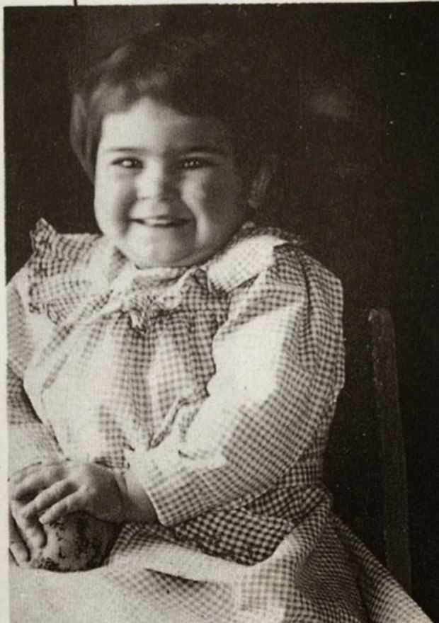 Frida Kahlo at age of two, 1909