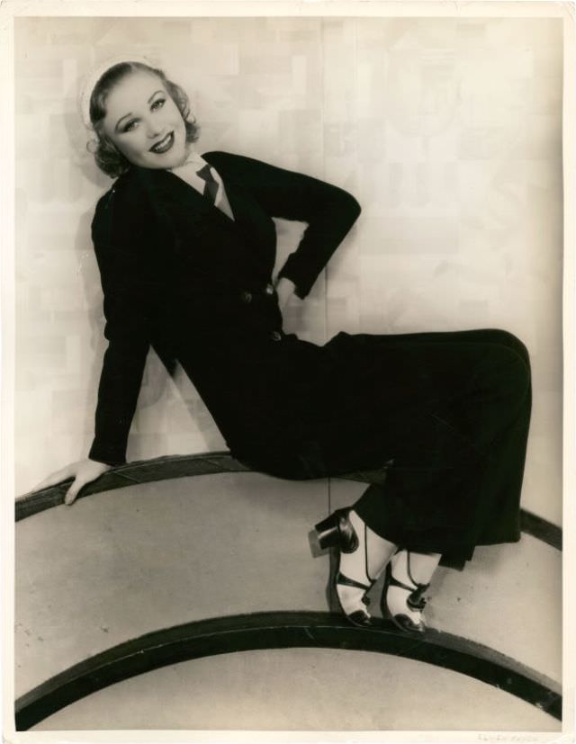 Timeless Beauty: 50+ Glamorous Photos Of Ginger Rogers In The 1930s