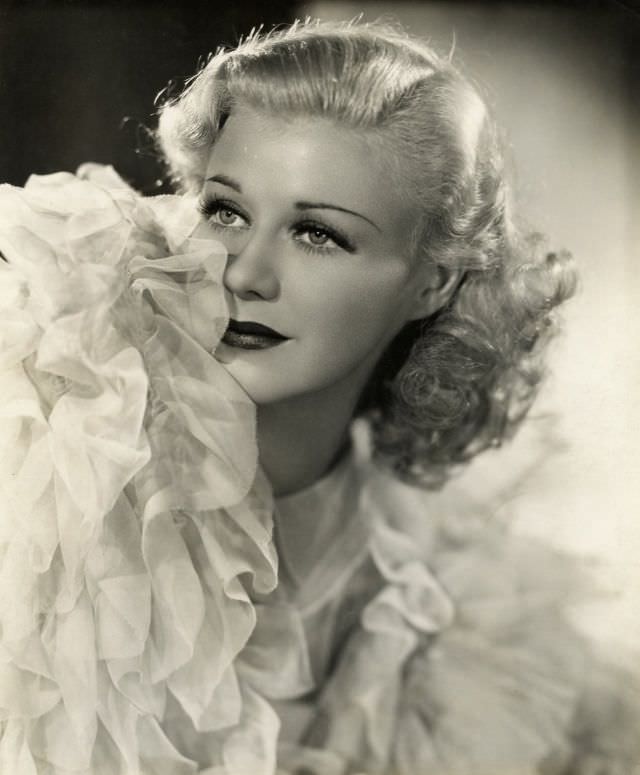 Timeless Beauty: 50+ Glamorous Photos Of Ginger Rogers In The 1930s