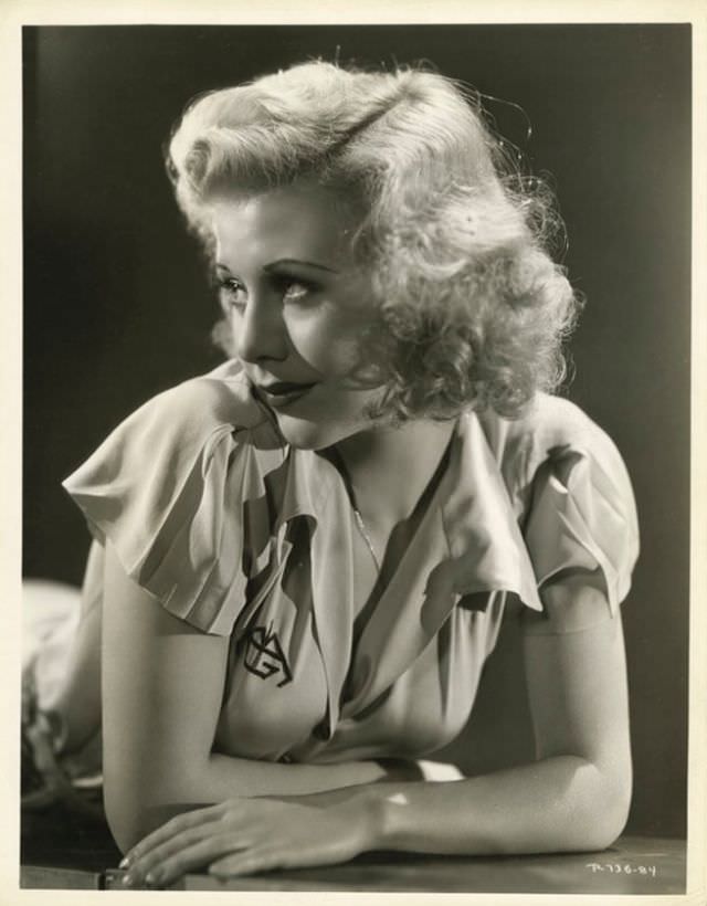 Timeless Beauty: 50+ Glamorous Photos Of Ginger Rogers In The 1930s