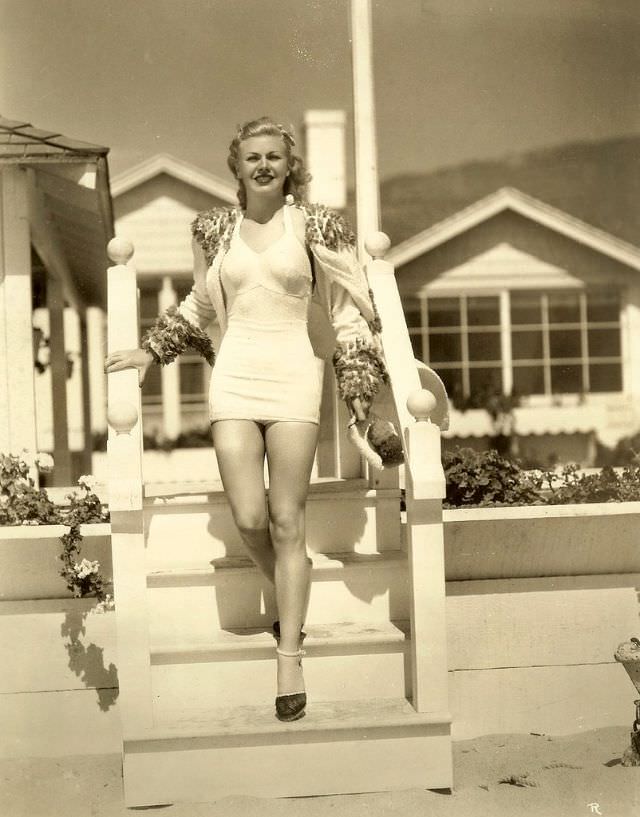 Timeless Beauty: 50+ Glamorous Photos Of Ginger Rogers In The 1930s