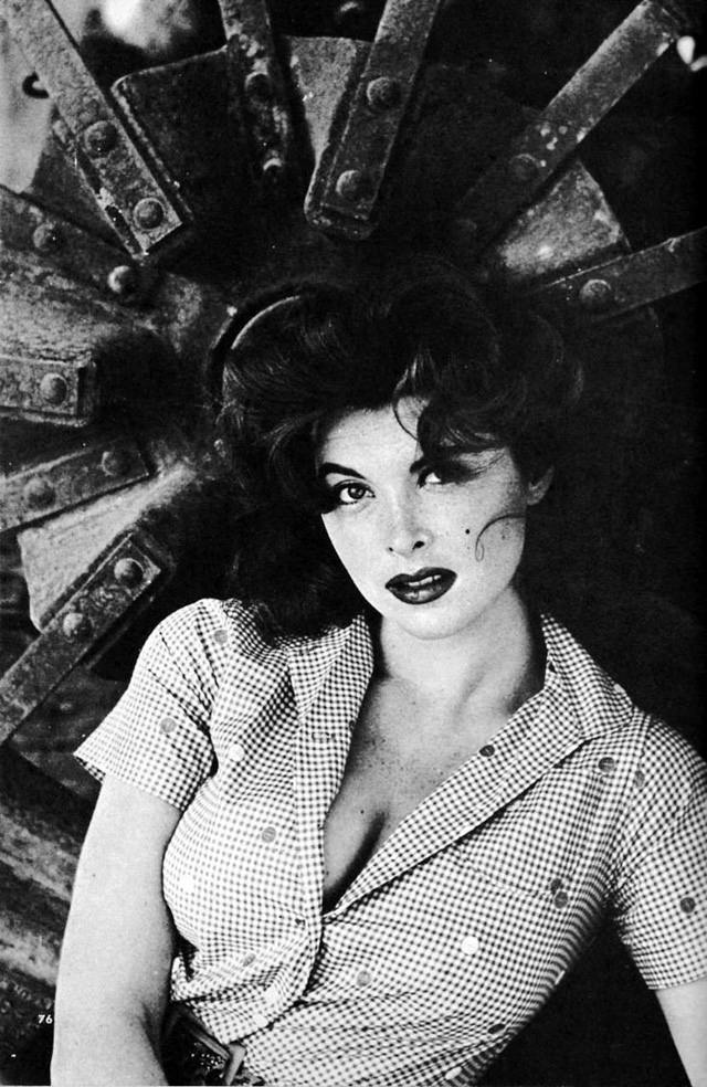 Beautiful Redhead Glamour Doll: 50+ Fabulous Photos Of Tina Louise From 1950s And 1960s