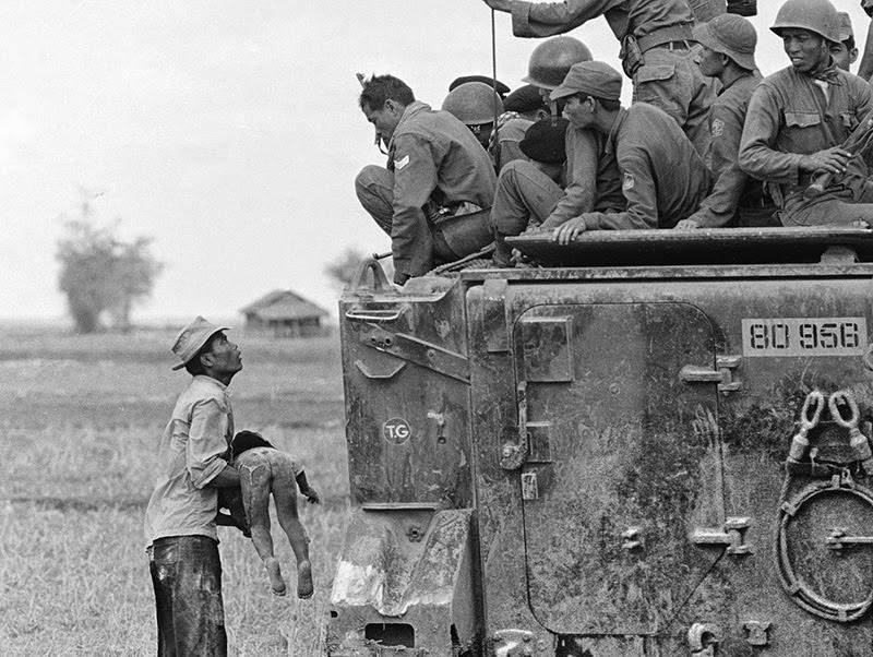 The Vietnam War: 50+ Striking Photos Show The Horror Of Bloodiest War Between Capitalism And Communism