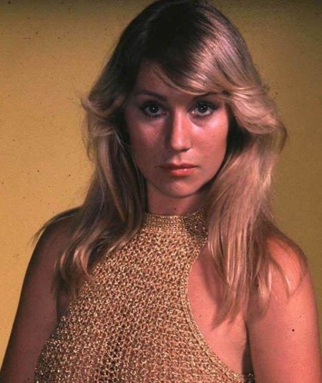 50+ Glamorous Photos Of Young Helen Mirren From 1960s & 1970s