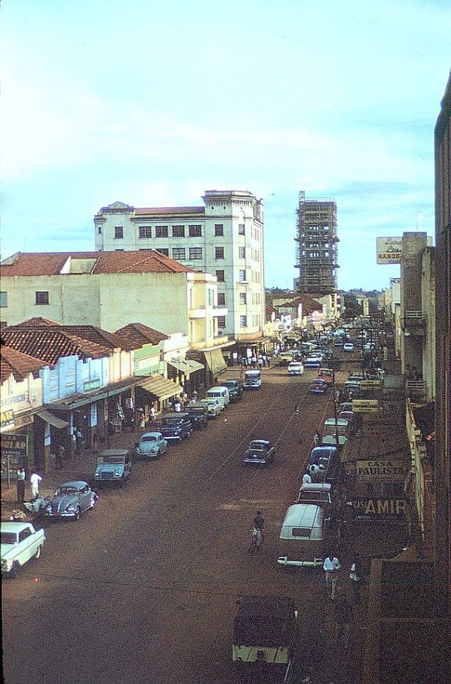 Campo Grande. On Rua 14 de Julho looking toward the intersection with Dom Aquino