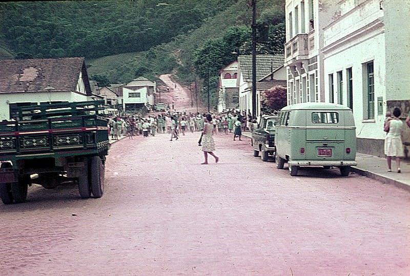 Espírito Santo, Opposite end of the street from the entrance to Domingos Martins, Clube Social on the left