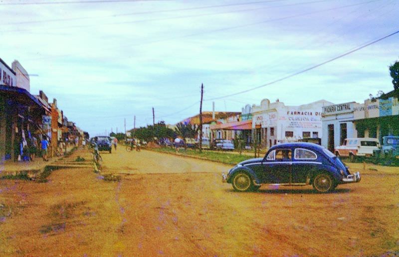 Local taxis on border, between Ponta Porã and Pedro Juan Caballero