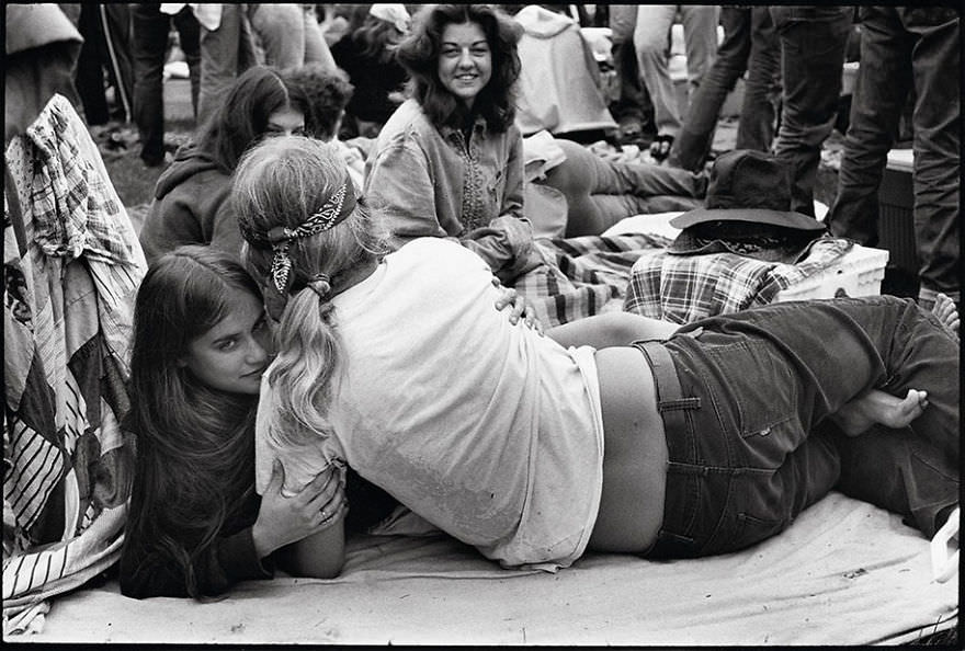 50+ Intimate Portraits That Capture 70s Youth Culture By Joseph Szabo