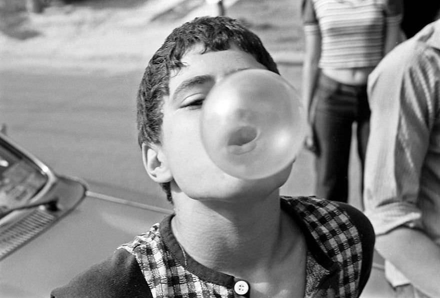 50+ Intimate Portraits That Capture 70s Youth Culture By Joseph Szabo