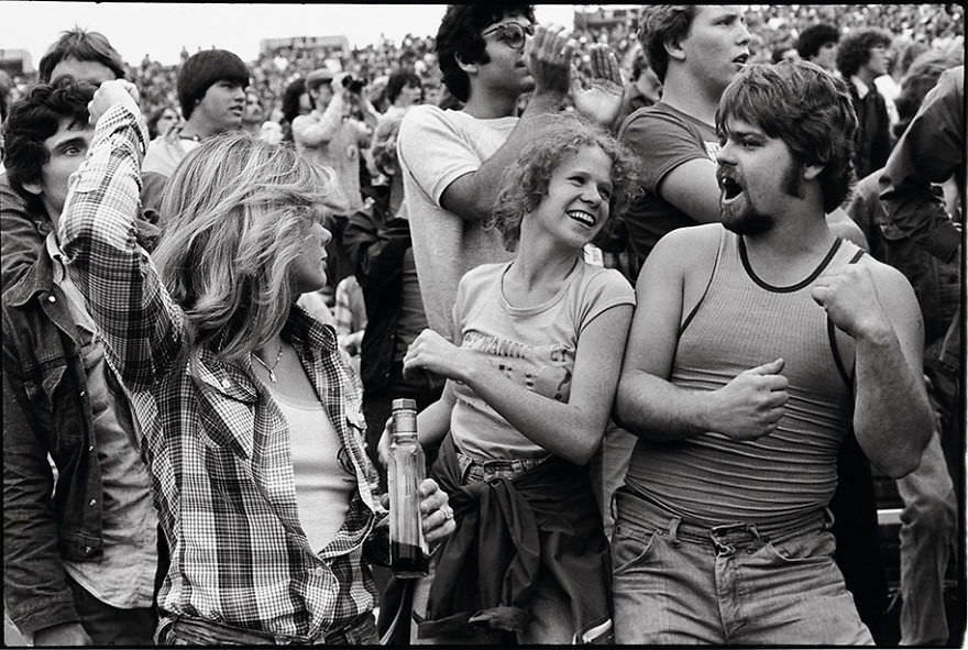 50+ Intimate Portraits That Capture 70s Youth Culture By Joseph Szabo