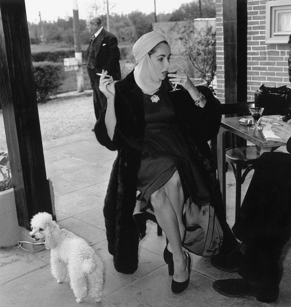 Elizabeth Taylor and her dog