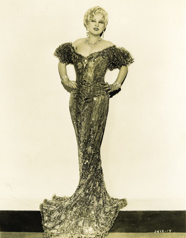 Ultimate Sex Symbols Of Classic Hollywood: 50+ Gorgeous Photos of Mae West From the 1930s