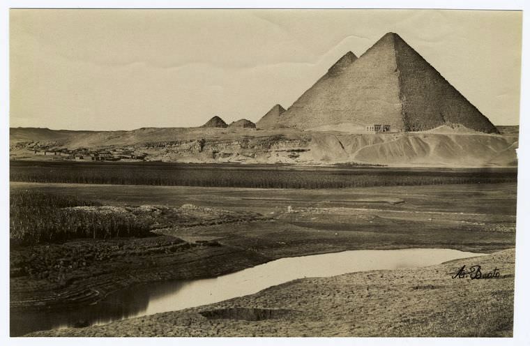 The Ancient Egyptian Pyramids of Giza