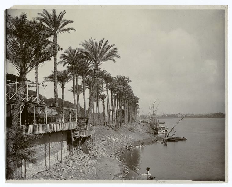 Down Nile from Kasr-el-Nil (Nile bridge), Egypt