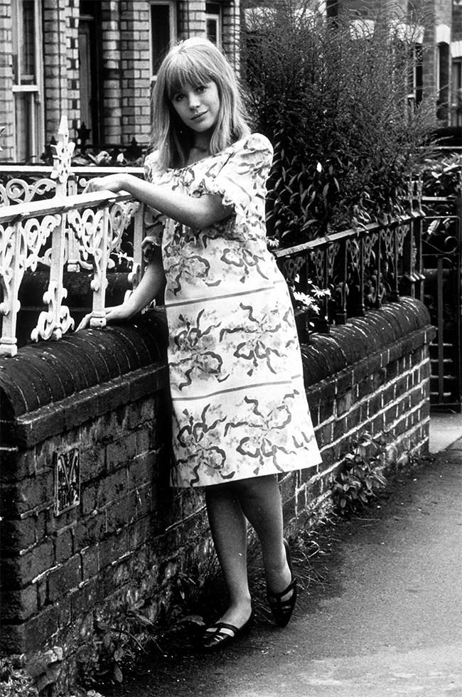 Marianne Faithfull in front of her childhood home on Milman Road in Reading, 1964.