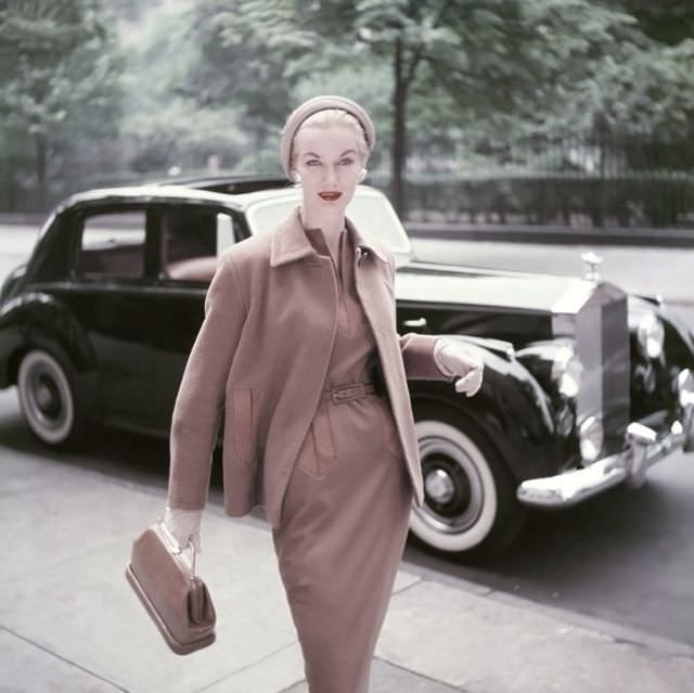 Styles of Sunny Harnett: 50+ Stunning Fashion Photos Of Sunny Harnett From 1950s