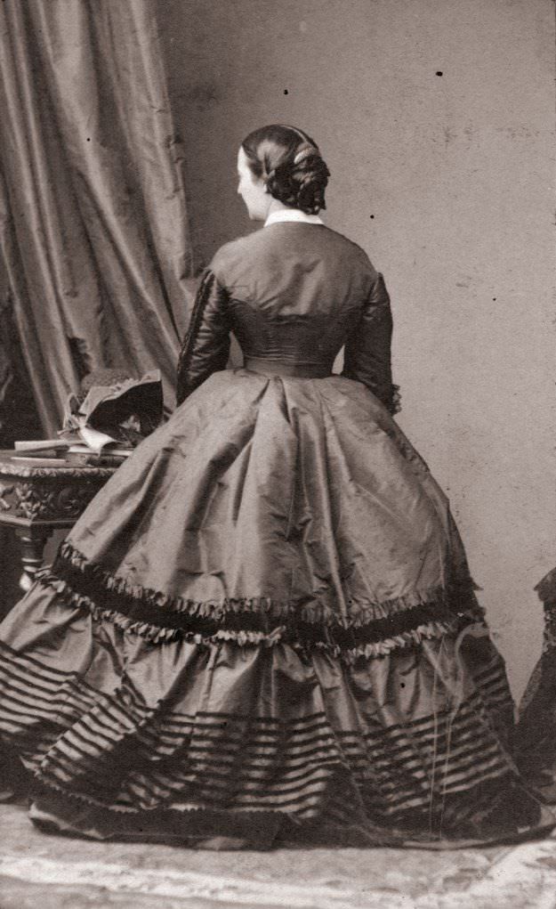 50+ Glamorous Portraits of Victorian Women That Defined Fashion Styles Of Victorian Era