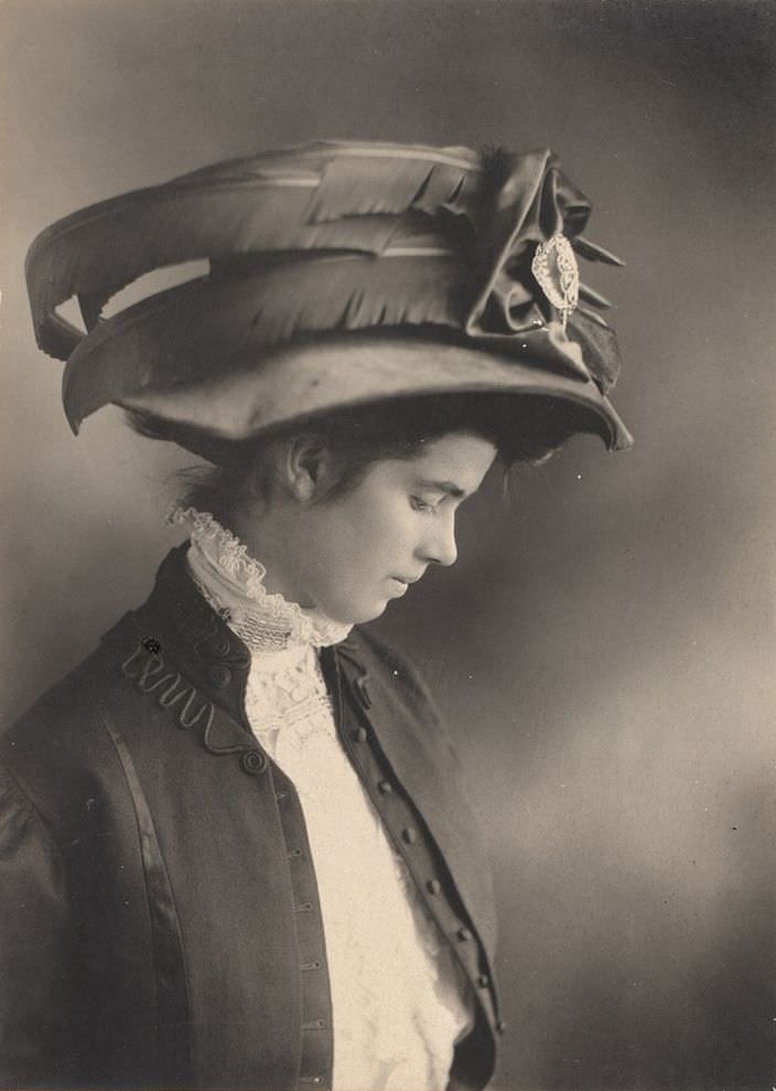 50+ Glamorous Portraits of Victorian Women That Defined Fashion Styles Of Victorian Era