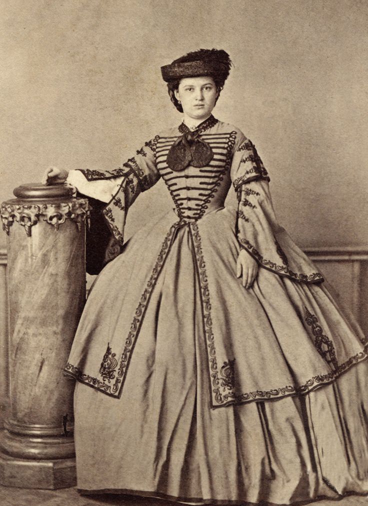 50+ Glamorous Portraits of Victorian Women That Defined Fashion Styles Of Victorian Era