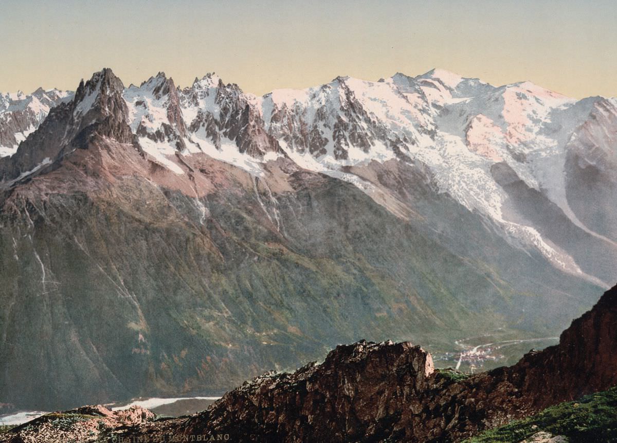 The valley of Chamonix from the Aiguille du Floria.