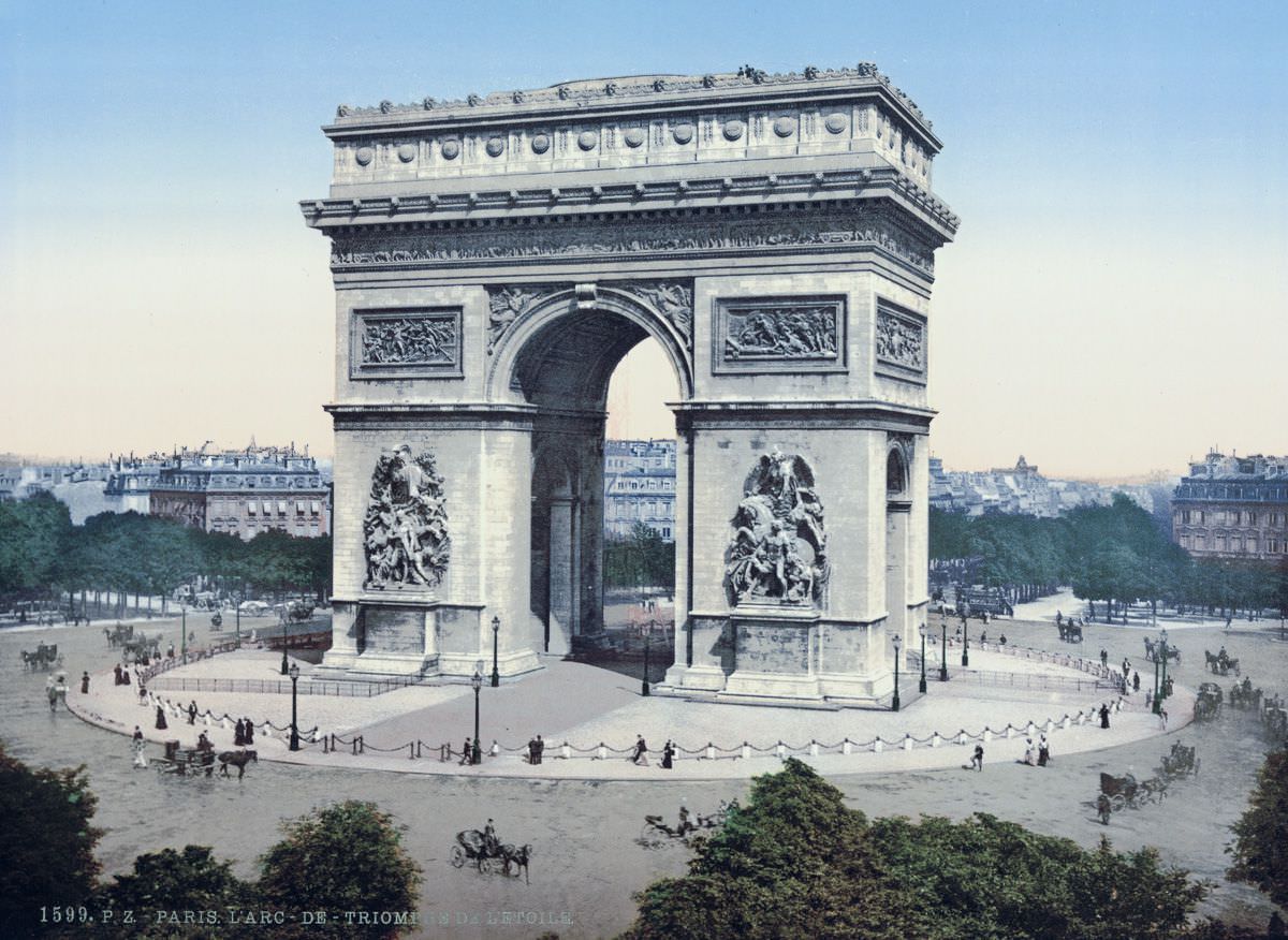 Arc de Triomphe, Paris.