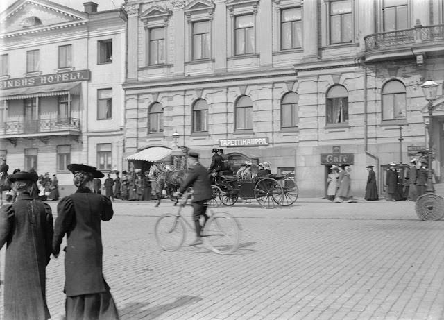 Kleinehs Hotel at 9 Pohjoisesplanadi Street, Helsinki