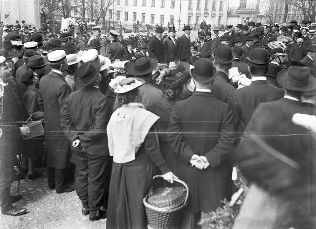 People gathering outside St Nicholas' Church (today called Helsinki Cathedral)
