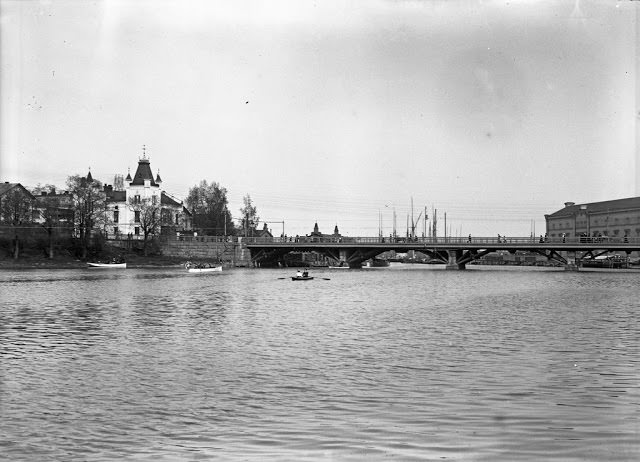 Pitkäsilta bridge from Kaisaniemi to Siltasaari, Helsinki